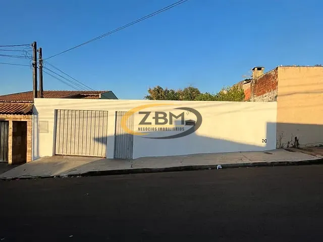 Casa com 304m² 2 quartos e 1 banheiro, à venda, no bairro Paulista em Londrina