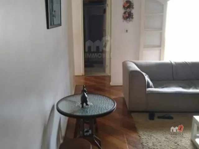 Casa com 395m², à venda, no bairro Quarteirão Brasileiro em Petrópolis