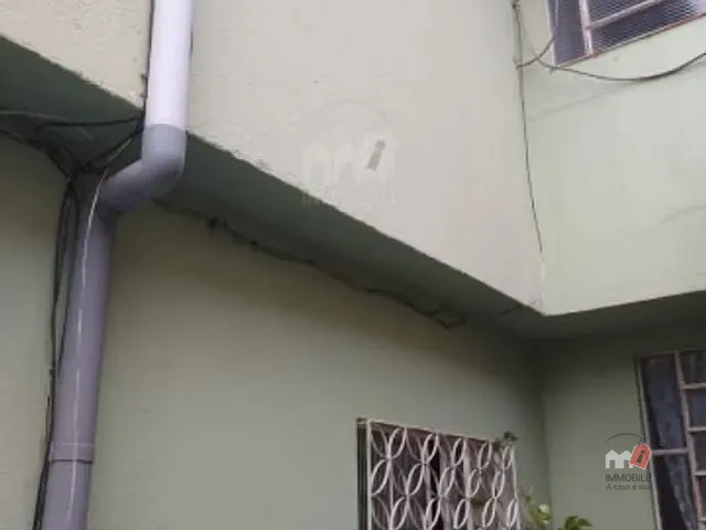 Casa com 395m², à venda, no bairro Quarteirão Brasileiro em Petrópolis