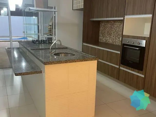 Casa com 300m² 3 quartos e 4 banheiros, à venda ou para alugar, no bairro Residencial São Bento em Salto