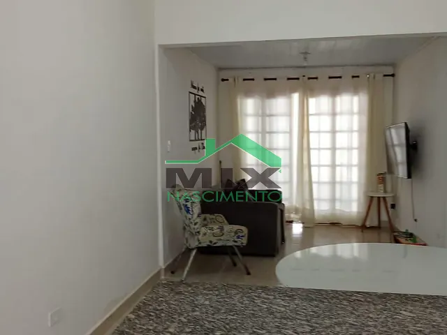 Casa com 180m² 2 quartos e 2 banheiros, à venda, no bairro Loteamento Santa Edwiges em São José dos Campos