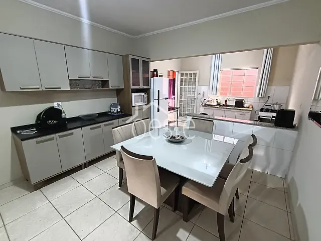 Casa com 176m² 2 quartos e 1 banheiro, à venda, no bairro Jardim Vila Rica em Santa Bárbara D'Oeste