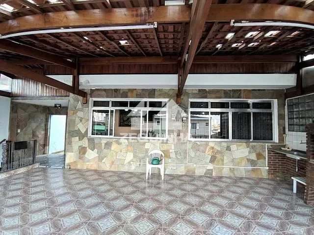 Casa com 300m² 2 quartos e 3 banheiros, para alugar, no bairro Vila Campesina em Osasco