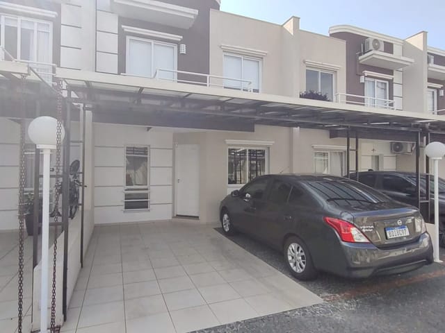 Casa com 90m² 3 quartos e 2 banheiros, à venda, no bairro Jardim Carvalho em Ponta Grossa
