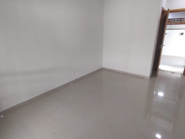 Casa com 90m² 3 quartos e 2 banheiros, à venda, no bairro Jardim Carvalho em Ponta Grossa