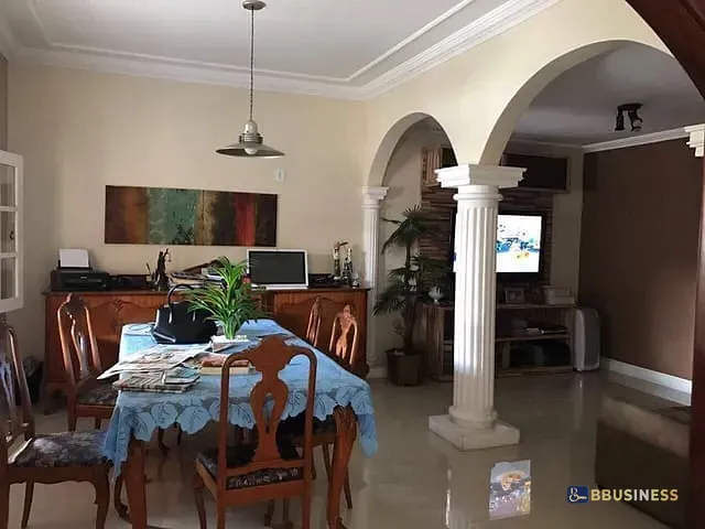 Casa 2 quartos e 4 banheiros, à venda ou para alugar, no bairro Parque Turf Club em Campos dos Goytacazes