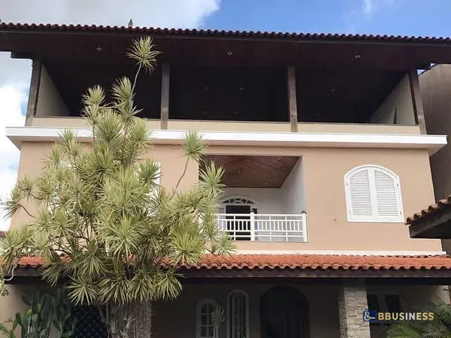 Casa 2 quartos e 4 banheiros, à venda ou para alugar, no bairro Parque Turf Club em Campos dos Goytacazes