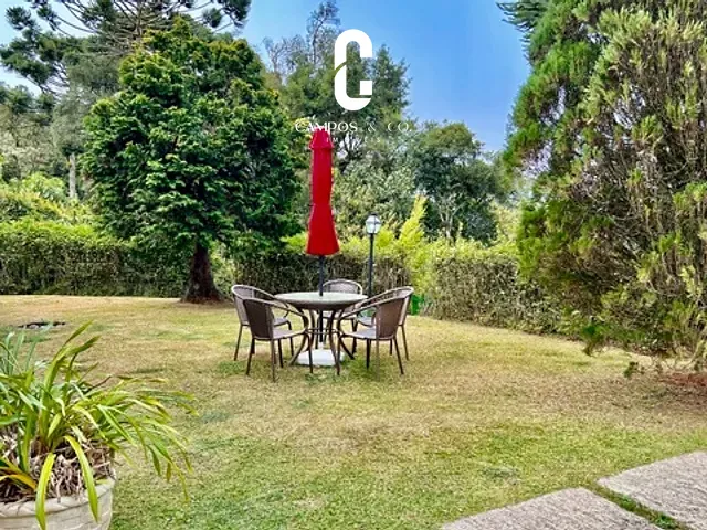Casa com 2555m² 3 quartos e 3 banheiros, à venda, no bairro Recanto das Araucárias em Campos do Jordão