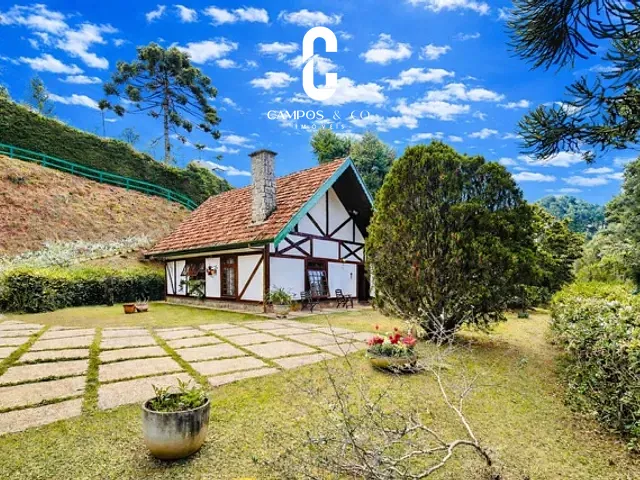 Casa com 2555m² 3 quartos e 3 banheiros, à venda, no bairro Recanto das Araucárias em Campos do Jordão