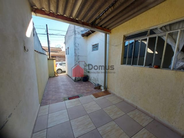 Casa com 300m², à venda, no bairro Jardim Rosely em Pindamonhangaba