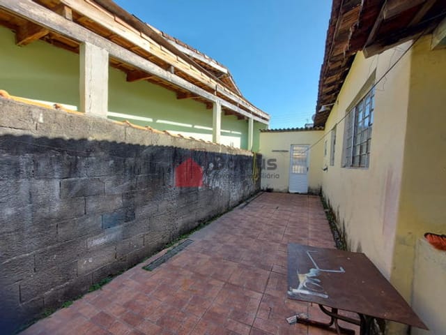 Casa com 300m², à venda, no bairro Jardim Rosely em Pindamonhangaba