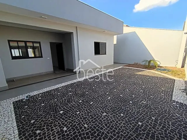 Casa com 250m² 3 quartos e 1 banheiro, à venda, no bairro Parque Residencial Rochele II em Santa Bárbara D'Oeste
