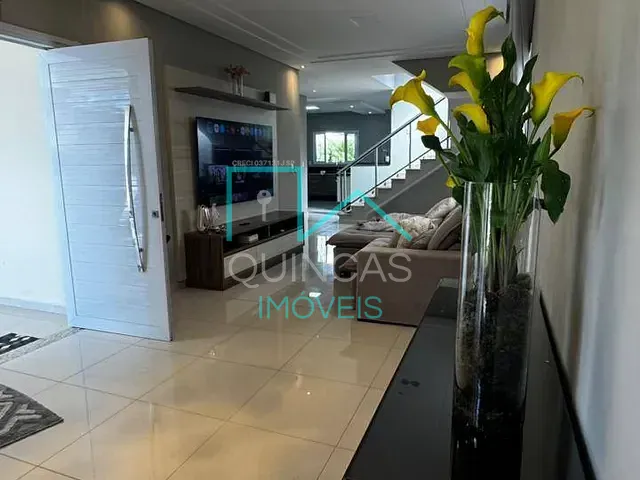 Casa 4 quartos e 5 banheiros, à venda, no bairro Parque Residencial Eloy Chaves em Jundiaí