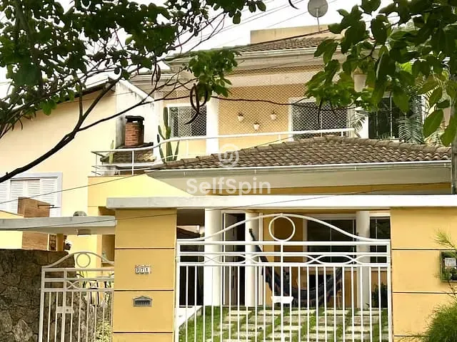 Casa 4 quartos e 3 banheiros, para alugar, no bairro Itacoatiara em Niterói