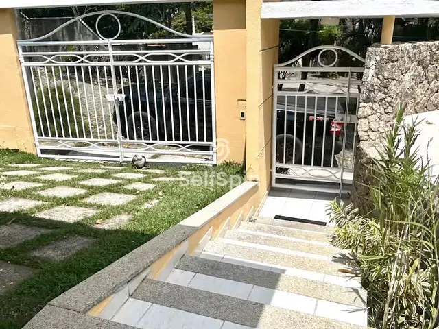 Casa 4 quartos e 3 banheiros, para alugar, no bairro Itacoatiara em Niterói