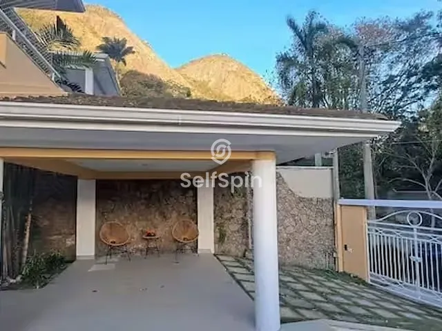 Casa 4 quartos e 3 banheiros, para alugar, no bairro Itacoatiara em Niterói