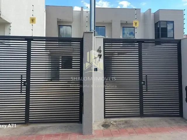 Casa 2 quartos e 2 banheiros, à venda, no bairro Santa Mônica em Belo Horizonte