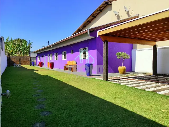 Casa com 315m² 3 quartos e 2 banheiros, à venda ou para alugar, no bairro Esplanada Independência em Taubaté