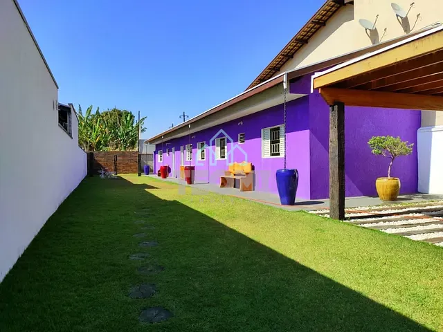 Casa com 315m² 3 quartos e 2 banheiros, à venda ou para alugar, no bairro Esplanada Independência em Taubaté