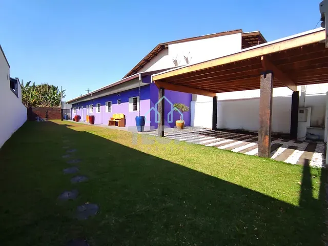 Casa com 315m² 3 quartos e 2 banheiros, à venda ou para alugar, no bairro Esplanada Independência em Taubaté