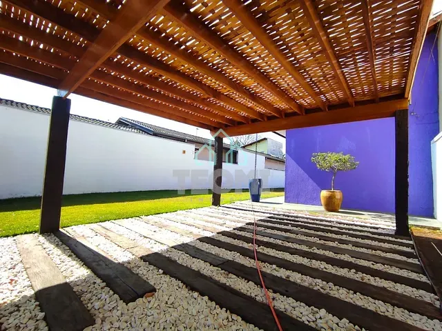 Casa com 315m² 3 quartos e 2 banheiros, à venda ou para alugar, no bairro Esplanada Independência em Taubaté