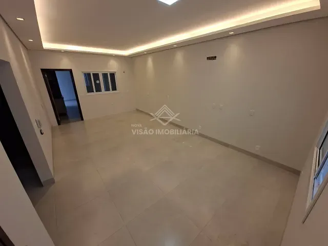 Casa 3 quartos e 4 banheiros, para alugar, no bairro Aquarela das Artes em Sinop