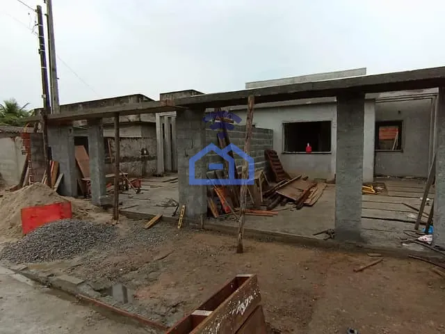 Casa com 143m² 2 quartos e 1 banheiro, à venda, no bairro Golfinho em Caraguatatuba
