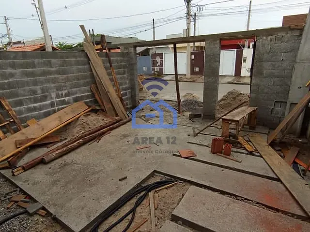 Casa com 143m² 2 quartos e 1 banheiro, à venda, no bairro Golfinho em Caraguatatuba