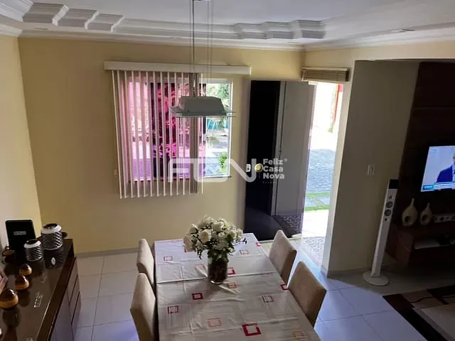 Casa 4 quartos e 3 banheiros, à venda, no bairro Buraquinho em Lauro de Freitas
