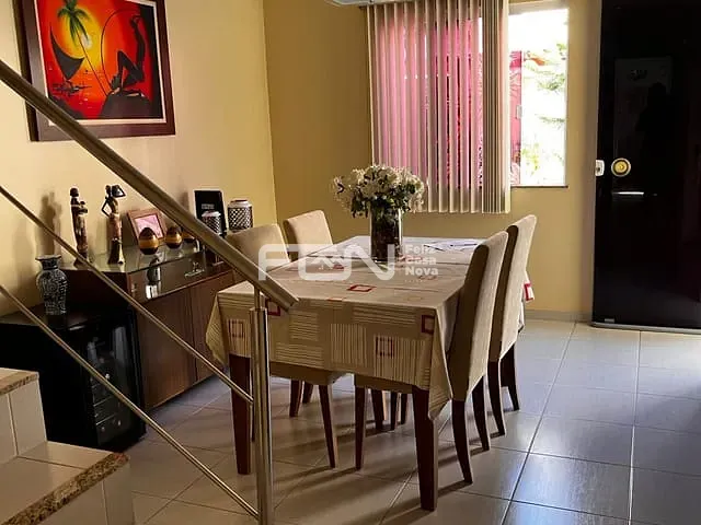 Casa 4 quartos e 3 banheiros, à venda, no bairro Buraquinho em Lauro de Freitas
