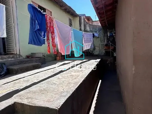 Casa com 234m² 3 quartos e 2 banheiros, à venda, no bairro Carlota em Londrina
