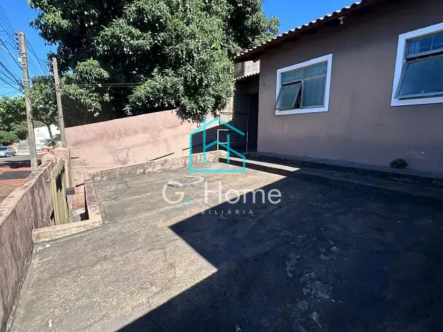 Casa com 234m² 3 quartos e 2 banheiros, à venda, no bairro Carlota em Londrina