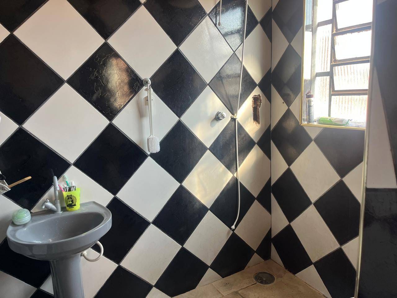 Casa para alugar com 2 quartos, 130m² - Foto 5