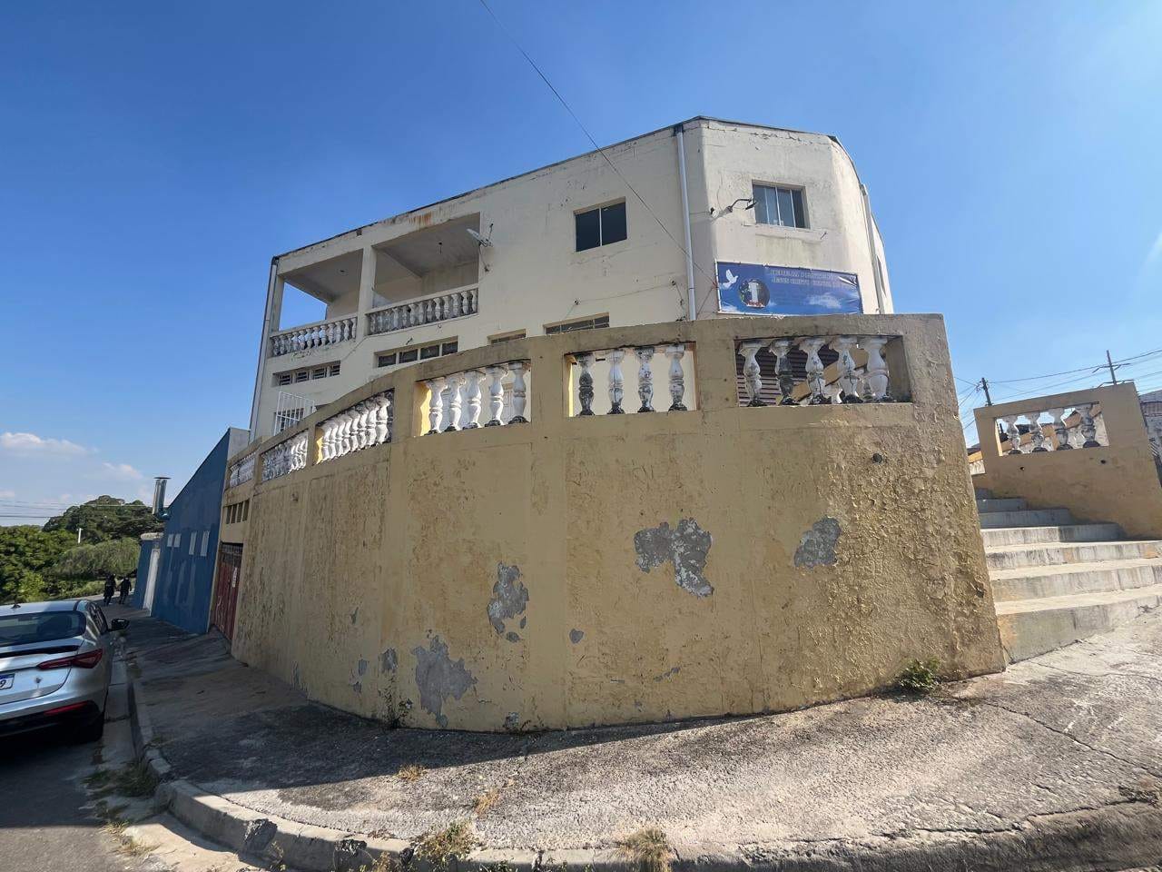 Casa para alugar com 2 quartos, 130m² - Foto 1