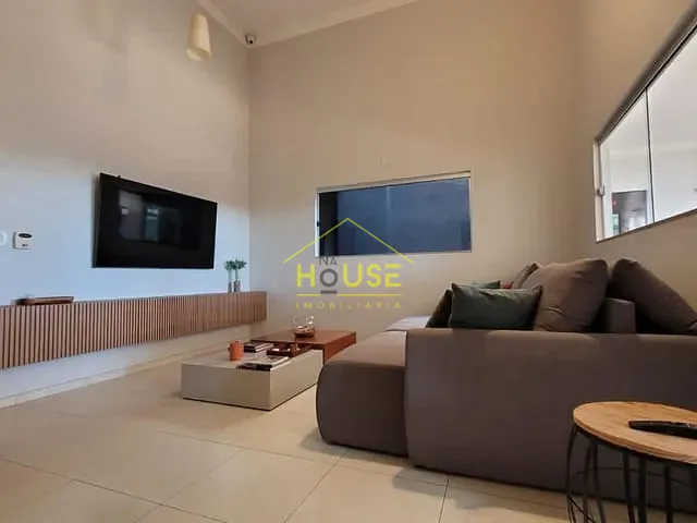 Casa com 214m² 3 quartos e 2 banheiros, à venda, no bairro Jardim Residencial Vilar em Votuporanga