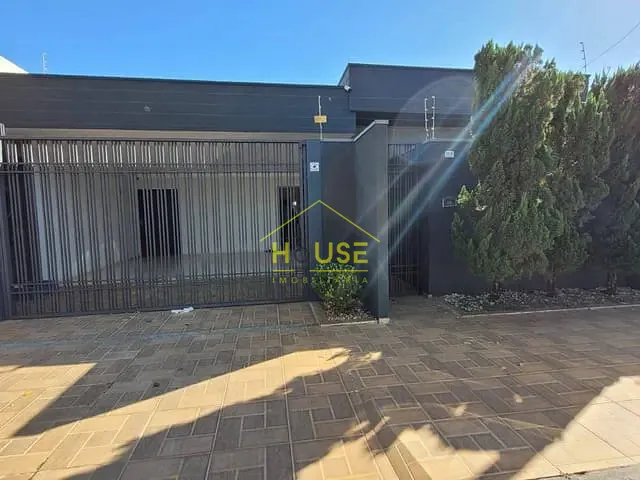 Casa com 214m² 3 quartos e 2 banheiros, à venda, no bairro Jardim Residencial Vilar em Votuporanga