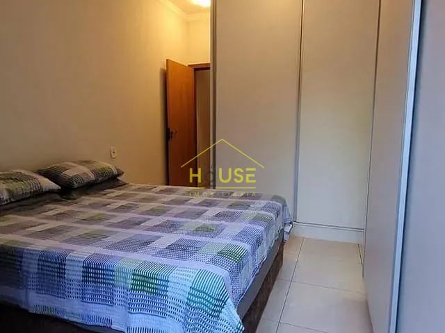 Casa com 214m² 3 quartos e 2 banheiros, à venda, no bairro Jardim Residencial Vilar em Votuporanga