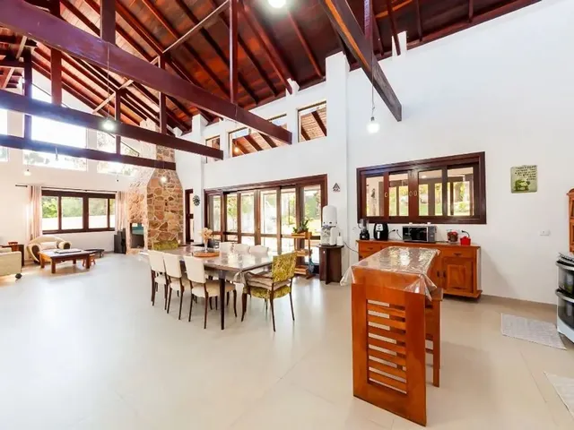 Casa com 1248m² 4 quartos e 3 banheiros, à venda, no bairro Santa Felicidade em Curitiba