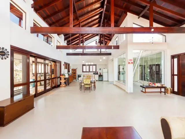 Casa com 1248m² 4 quartos e 4 banheiros, à venda, no bairro Santa Felicidade em Curitiba