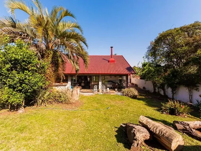 Casa com 1248m² 4 quartos e 4 banheiros, à venda, no bairro Santa Felicidade em Curitiba