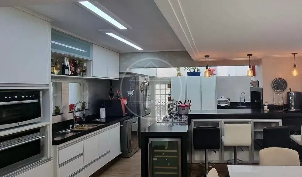 Casa, 4 quartos, 191 m² - Foto 1