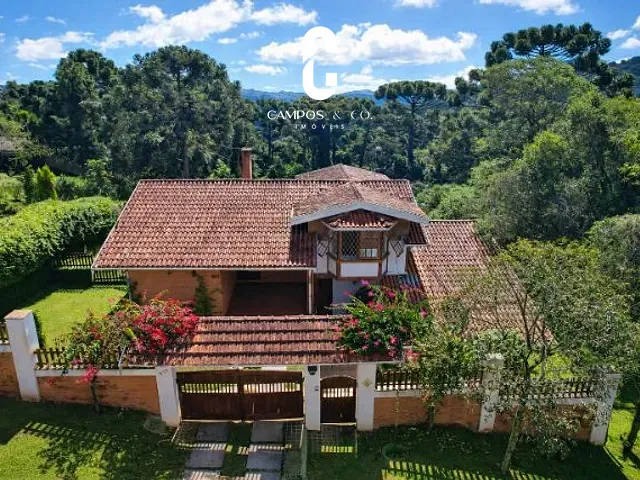 Casa com 2081m² 5 quartos e 6 banheiros, à venda, no bairro Parque Pedra do Baú em Campos do Jordão