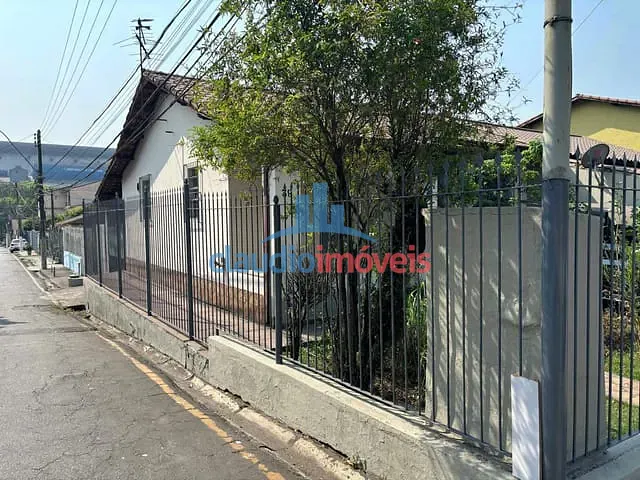 Casa com 159m² 3 quartos e 1 banheiro, à venda, no bairro Conforto em Volta Redonda
