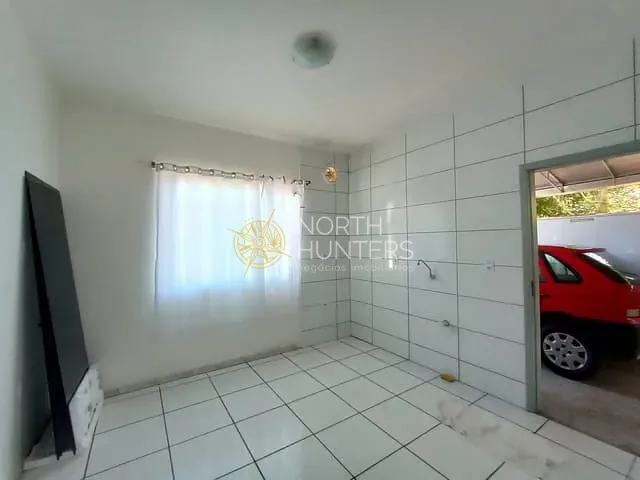 Casa com 80m² 2 quartos e 1 banheiro, para alugar, no bairro Guanabara em Joinville
