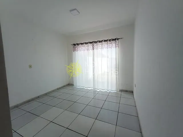 Casa com 80m² 2 quartos e 1 banheiro, para alugar, no bairro Guanabara em Joinville