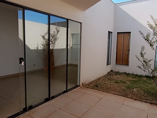 Casa com 126m² 2 quartos e 2 banheiros, à venda ou para alugar, no bairro Residencial Araucária em Cambé