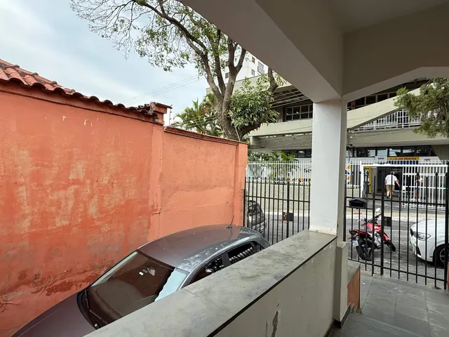 Casa com 307m² 5 quartos e 2 banheiros, à venda, no bairro Carlos Prates em Belo Horizonte