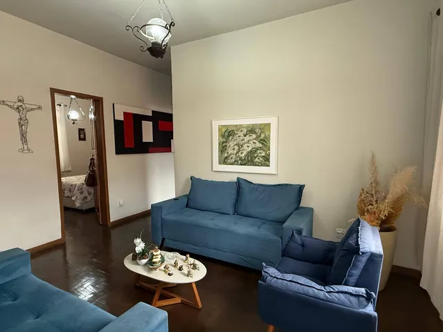 Casa com 307m² 5 quartos e 2 banheiros, à venda, no bairro Carlos Prates em Belo Horizonte