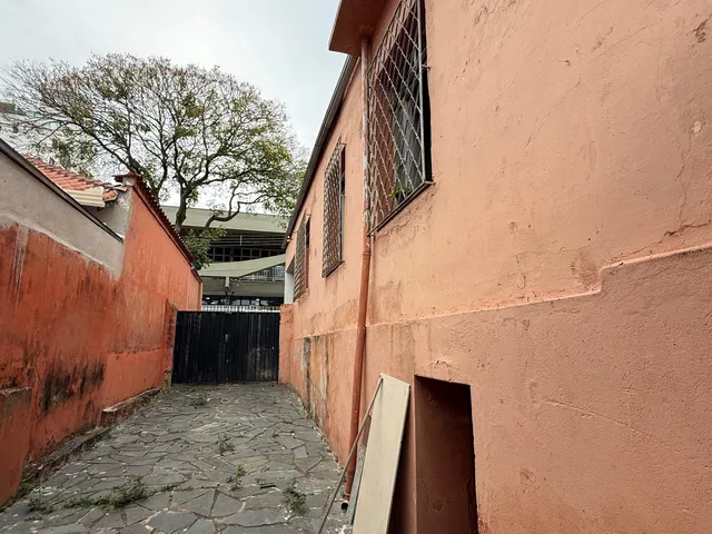 Casa com 307m² 5 quartos e 2 banheiros, à venda, no bairro Carlos Prates em Belo Horizonte