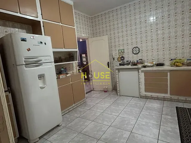 Casa com 669m² 4 quartos e 2 banheiros, à venda ou para alugar, no bairro Jardim Botura em Votuporanga